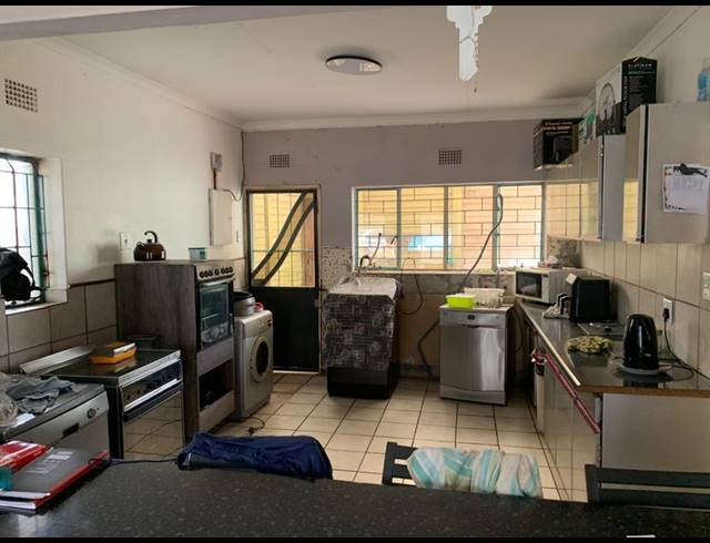 3 BEDROOM HOUSE FOR SALE IN VANDERBIJLPARK CW 2